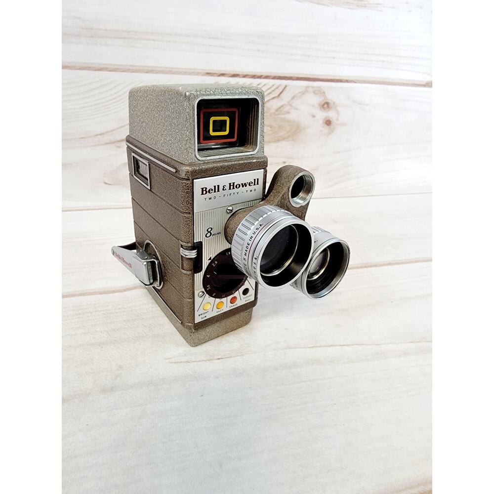 Bell & Howell 252 Two-Fifty-Two 8mm Movie Camera untested